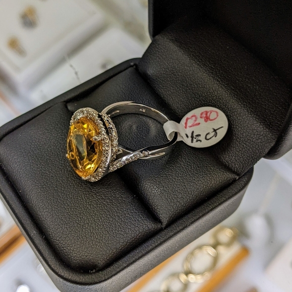 ***SOLD****"2.5ct yellow topaz and diamond ring - Picture 9 of 9